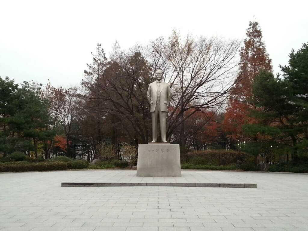 Dosan Memorial Park  도산공원