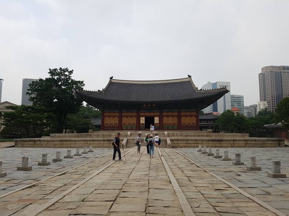 Deoksugung Palace 덕수궁