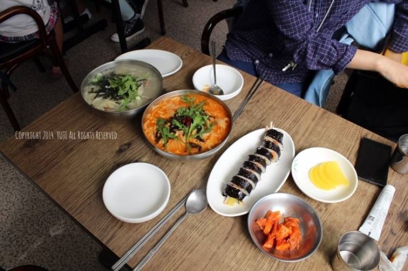 Dongmyeong Kalguksu 동명칼국수