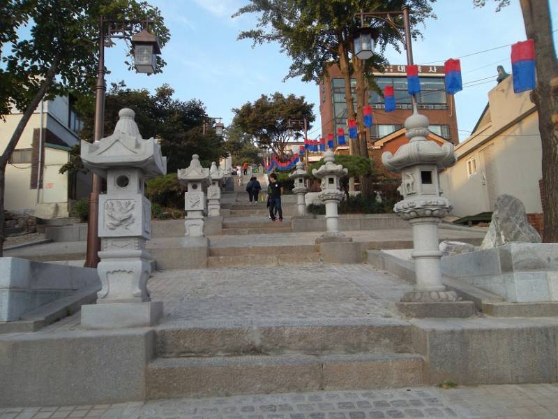 Stairs between Qing and Japanese settlements 조계지 경계계단