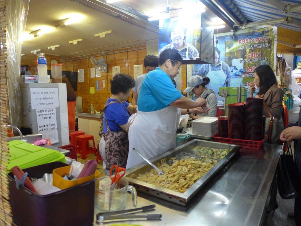 Yoobu Jeongol 유부전골