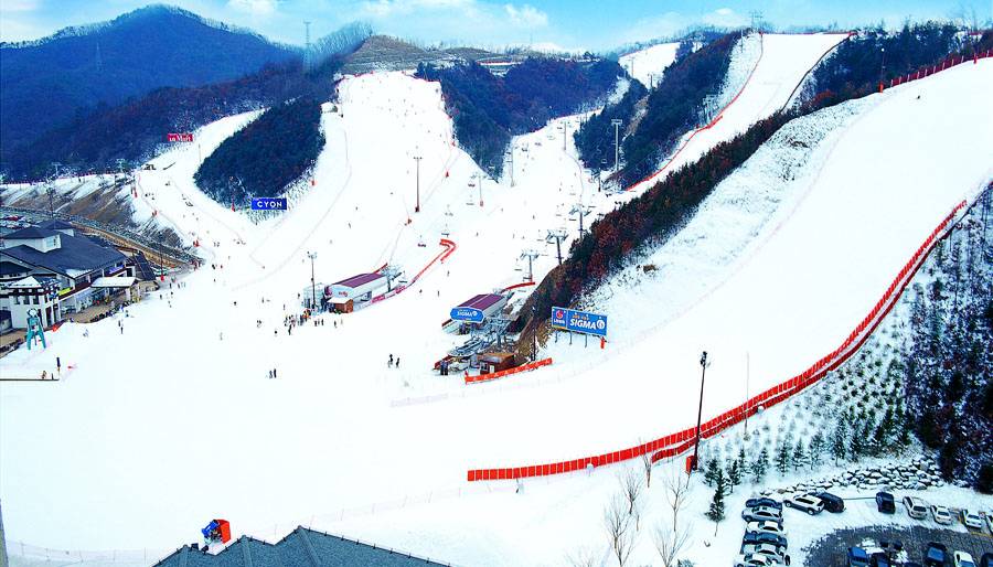 Elysian Gangchon Ski Resort 엘리시안 강촌 스키장