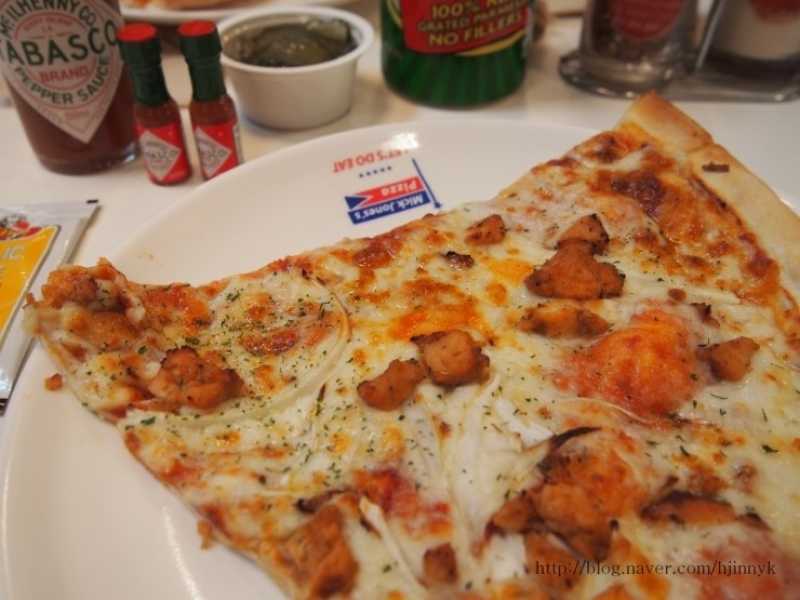 Mick Jones's Pizza (Apgujeong Rodeo) 믹존스 피자 (압구정 로데오점)