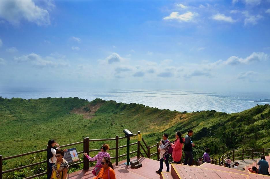 Seongsan Ilchulbong (Seongsan Sunrise Peak) 성산 일출봉
