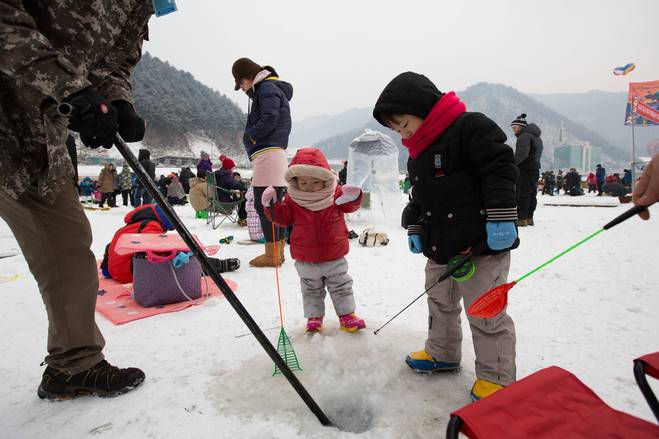 Hwacheon Sancheoneo (Mountain Trout) Ice Festival 화천 산천어 축제