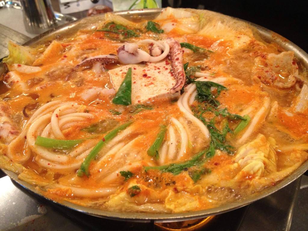 Geumgang Seokkeojjigae 금강 섞어찌개