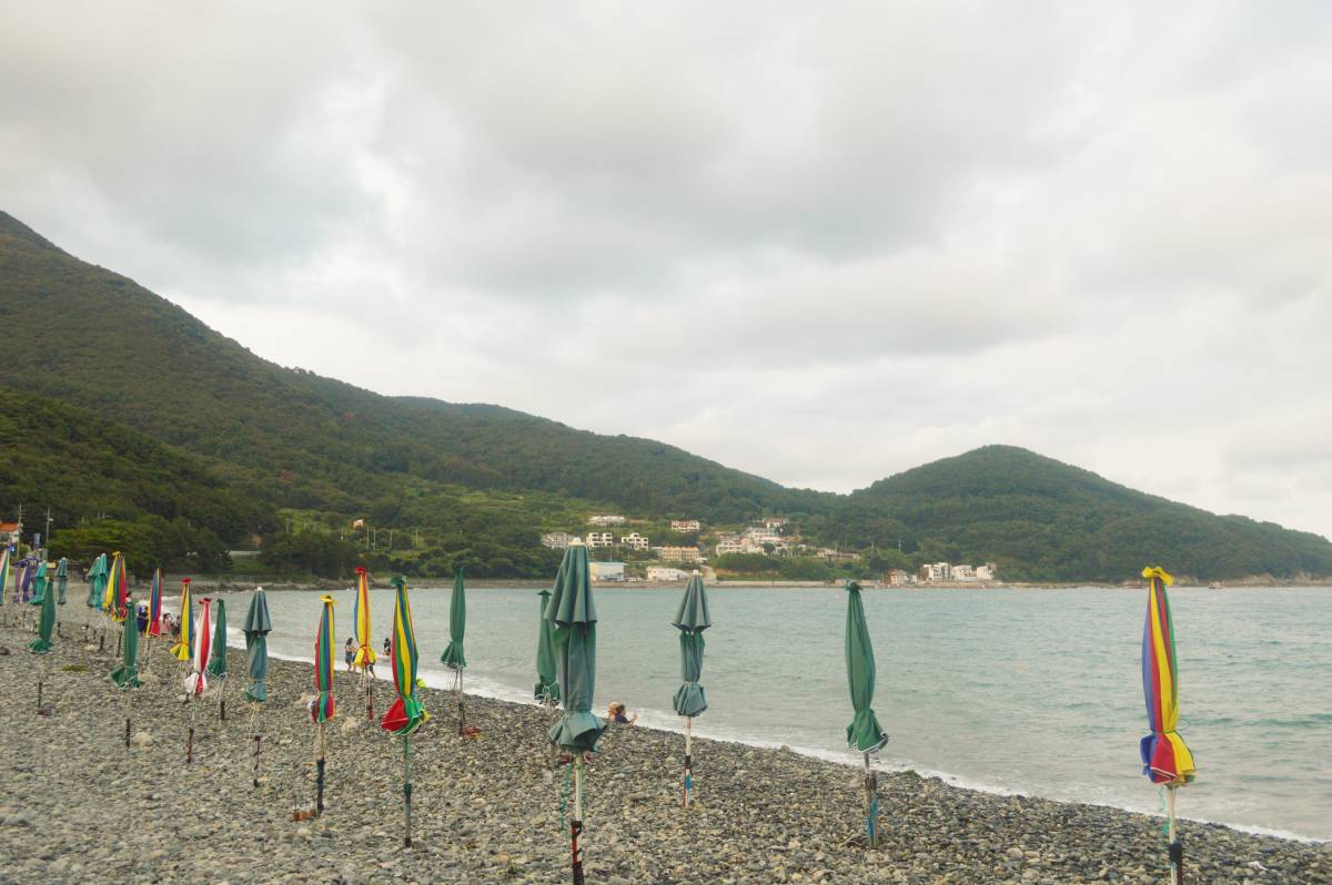 Hakdong Mongdol Beach 학동 몽돌해변